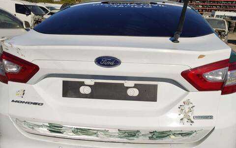 Portón Ford Mondeo 2014