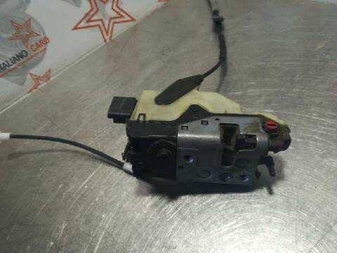 Foto 2ª: Cerradura Puerta Trasera Derecha Peugeot 208 ACCESS 68CV 50KW [8HR01] (2013)