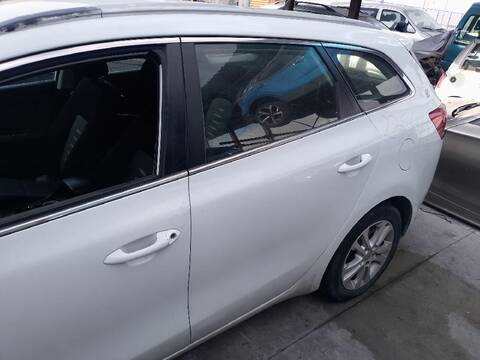 Foto 1ª: Puerta Trasera Izquierda Kia Ceed 1.6 CRDI 128 SPORTSWAGON JD) (2012)