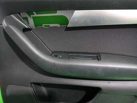 Foto 3ª: Tapizados Cartoneras Audi A6 2.4 BERLINA 177CV 130KW [BDW] (2004)