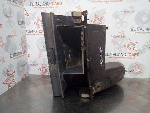 Foto 3ª: Guantera Mitsubishi Colt BERLINA (2005)