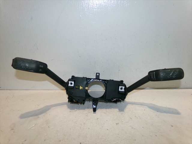 Foto 1ª: Mando Multifuncion Seat Toledo 1.6 TDI 2013-2017 [CXM] (2017)