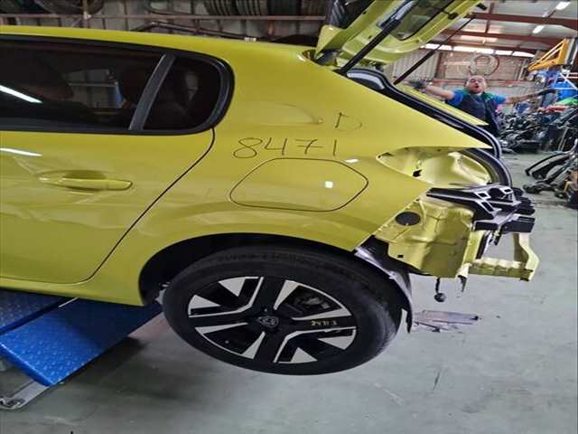 Aleta Trasera Izquierda Peugeot 208 1.2 PURETECH 100 101CV 74KW