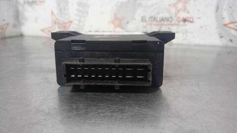 Foto 3ª: Caja Reles Fusibles Mercedes Clase R 280 R 350 CDI 4-MATIC 251.022) 224CV 165KW [OM642950] (2006)