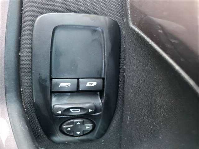 Botonera Elevalunas Peugeot 2008 STYLE 82CV 60KW