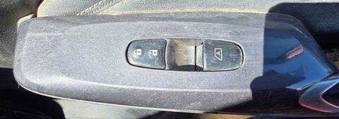 Botonera Elevalunas Nissan Juke ACENTA 117CV 86KW