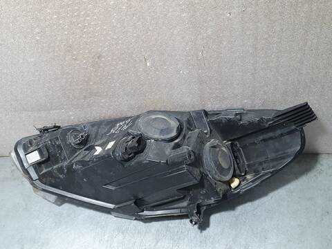 Foto 3ª: Faro Derecho Ford Fiesta TREND 86CV 63KW [XUJG] (2017)