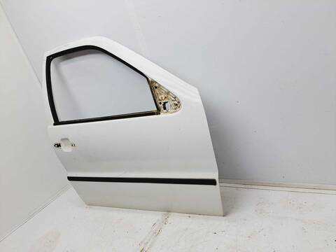 Foto 3ª: Puerta Delantera Derecha Volkswagen Polo CONCEPTLINE BERLINA 60CV 44KW [AUD] (2000)