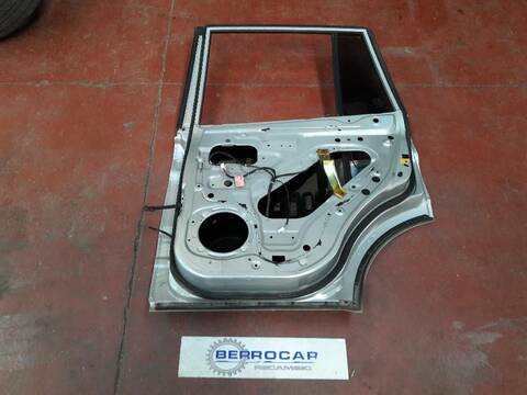 Foto 2ª: Puerta Trasera Derecha Ssangyong Kyron 2.0 141CV (2005)