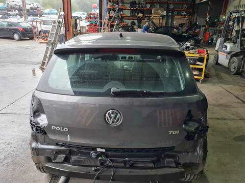 Portón Volkswagen Polo ADVANCE 90CV 66KW