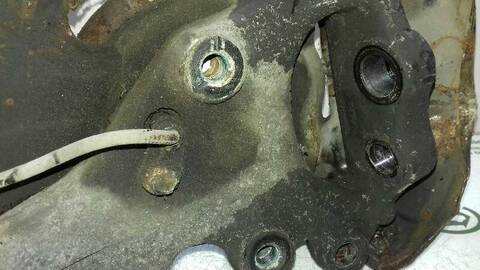 Foto 3ª: Mangueta Delantera Izquierda Mercedes Clase C 160 270 CDI 209.316) COUPE 170CV 125KW [612967] (2002)