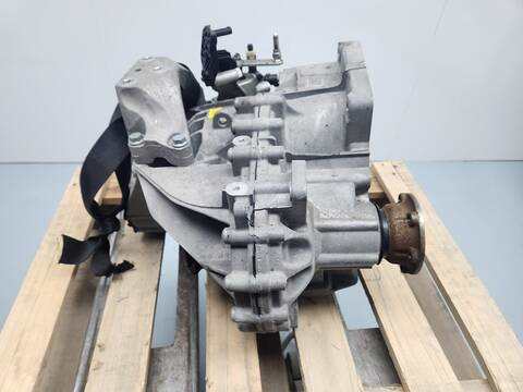 Foto 2ª: Caja Cambios Volkswagen Caddy BASE 74CV 55KW [DTRF] (2024)