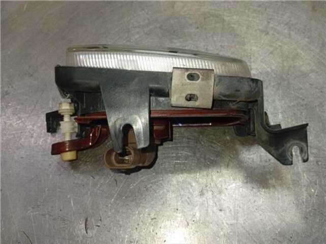 Foto 2ª: Faro Antiniebla Delantero Izquierdo Mercedes Clase C 160 1.8 C 160 (203.730) [1.8 LTR. - 90 KW 16V CAT] [M 271.921]