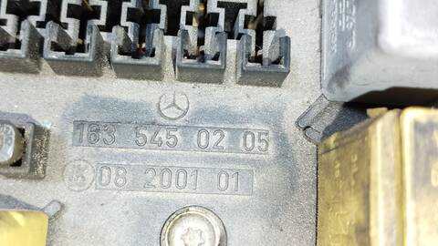Foto 3ª: Caja Reles Fusibles Mercedes Clase ML 270 CDI 163.113) W163) [612963] (2003)