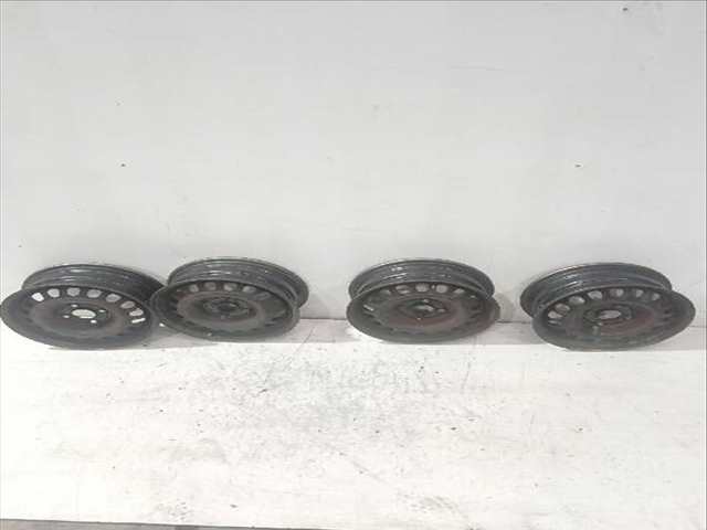 Foto 1ª: Juego LLantas Opel Corsa 1.3 CDTI L08 L68) 75CV [A 13 DTC Z 13 DTJ] (2006)