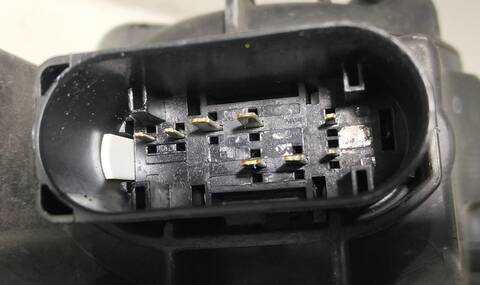 Foto 3ª: Faro Derecho Ford Focus 1.0 ECOBOOST CAT 125CV [M1DA] (2010)