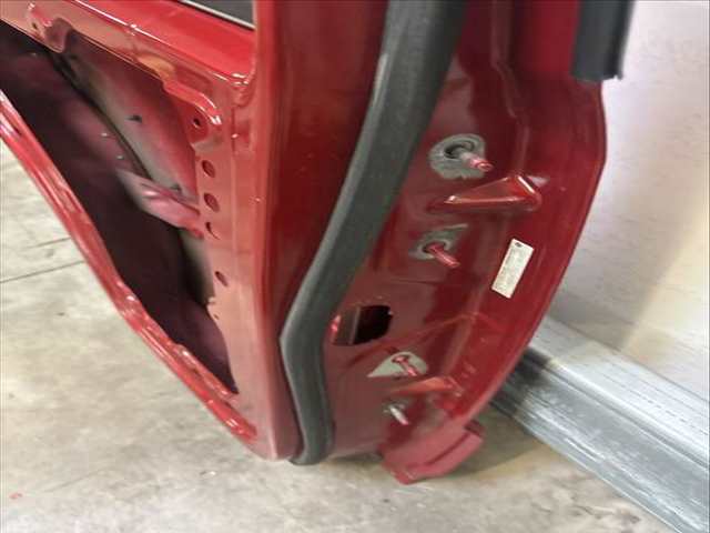 Foto 2ª: Puerta Trasera Izquierda Jeep Cherokee 177 CV 130KW [ENS] (2008)