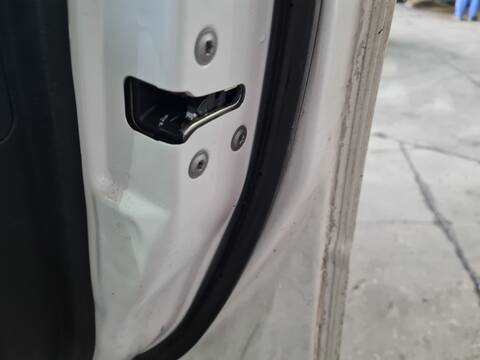 Foto 1ª: Cerradura Puerta Delantera Derecha Nissan X-Trail PLATINUM 4X4 150CV 110KW T31) [M9R] (2012)