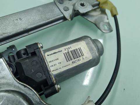Foto 3ª: Elevalunas Manual Trasero Izquierdo Nissan Qashqai GASOLINA (2009)