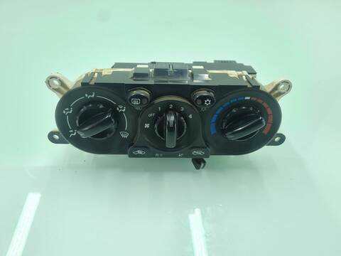 Foto 1ª: Mando Calefacción A. A. Mitsubishi L200 2.5 DI-D CAT 136CV 100KW [4D56] (2010)
