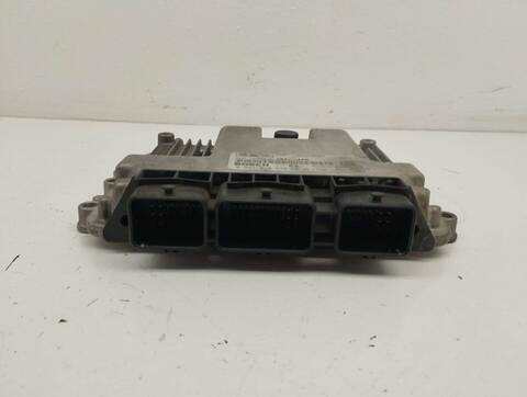 Foto 2ª: Centralita Motor ECU Mazda 3 1.6 CD DIESEL CAT BERLINA 109CV 80KW [G8DA] (2006)