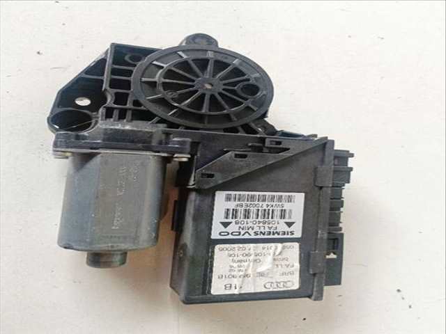 Foto 3ª: Botonera Elevalunas Audi A4 2.0 TDI 16V 103KW) 140CV (2004)