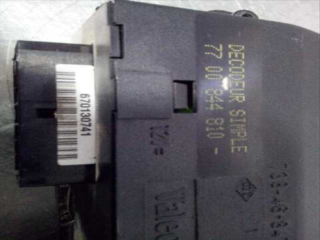 Foto 2ª: Caja Reles Fusibles Renault Laguna 95CV 70KW