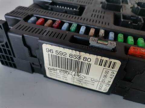Foto 2ª: Caja Reles Fusibles Peugeot 207 XS 1.6 16V HDI 90CV (2006)