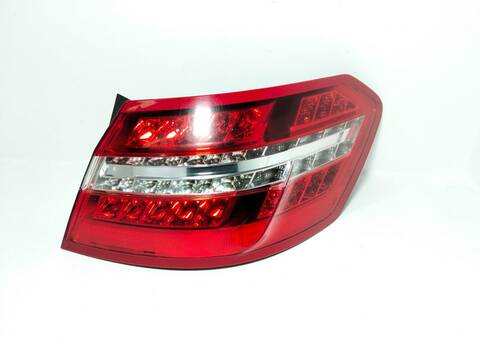 Piloto Trasero Derecho Mercedes Clase E 180 E 350 CDI BLUEEFFICIENCY 212.025) 231CV