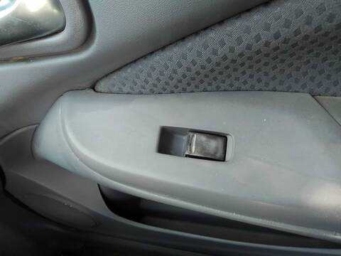 Botonera Elevalunas Nissan Almera ACENTA 112CV 82KW