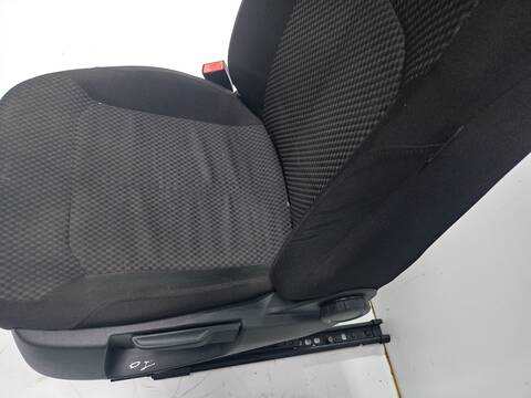 Foto 3ª: Asiento Delantero Izquierdo Volkswagen Passat ADVANCE BLUEMOTION 105CV 77KW [CAYC] (2011)