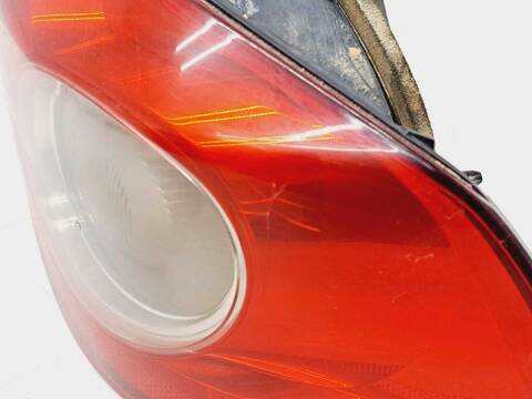 Foto 3ª: Piloto Trasero Derecho Renault Laguna AUTHENTIQUE 130CV 96KW [F9Q 17] (2006)