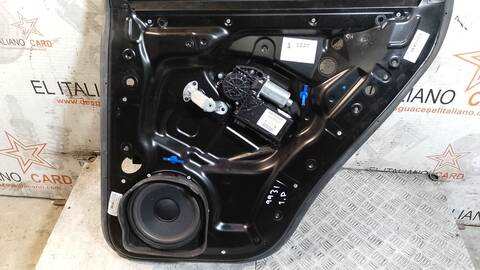 Foto 2ª: Elevalunas Manual Trasero Derecho Volkswagen Touareg TDI V6 224CV 165KW [BKS] (2006)