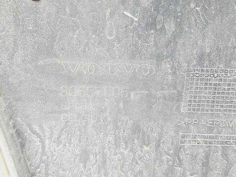 Foto 2ª: Paragolpes Delantero Volvo V50 1.6 DIESEL CAT 110CV 81KW FAMILIAR [D4164T] (2005)