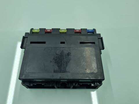 Caja Reles Fusibles Lexus IS 220D 177CV 130KW