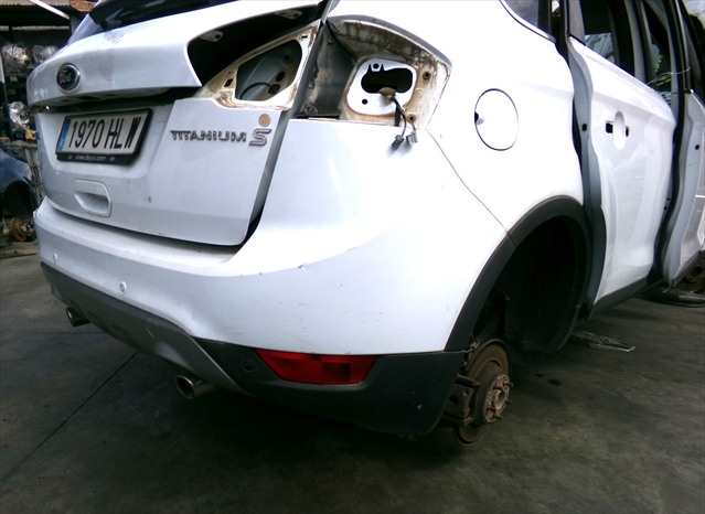 Foto 2ª: Paragolpes Trasero Ford Kuga 2.0 TDCI 2008-2013 [UFDA] (2012)