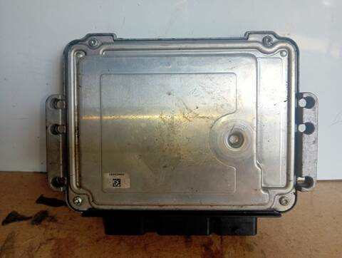 Foto 3ª: Centralita Motor ECU Nissan Primastar CAJA CERRADA BATALLA CORTA 2 7T 101CV [F9Q760] (2002)