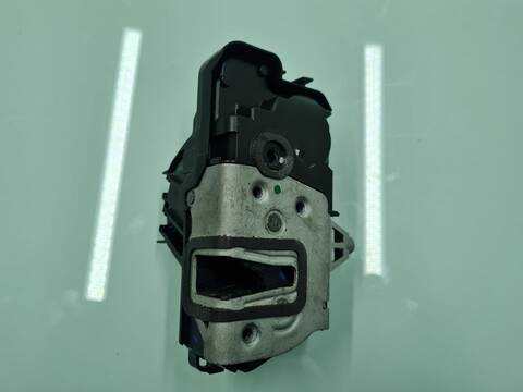 Foto 2ª: Cerradura Puerta Delantera Derecha Ford Fiesta 1.1 CAT 86CV 63KW (2017)