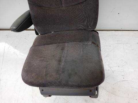 Foto 3ª: Asiento Delantero Izquierdo Chrysler Voyager 2.5 TD FAMILY 116CV [425CLIRSX] (1995)