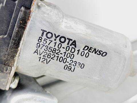 Foto 3ª: Elevalunas Manual Trasero Izquierdo Toyota Auris 1.6 16V CAT 124CV 91KW [1ZR] (2008)