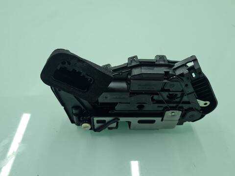 Foto 3ª: Cerradura Puerta Trasera Izquierda Audi Q3 35 TDI ADVANCED 150CV 110KW [DTSB] (2023)