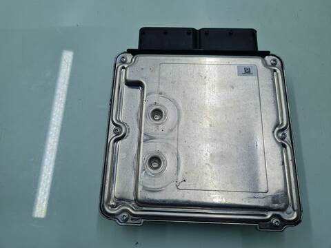 Foto 2ª: Centralita Motor ECU Volkswagen T-Roc LIFE 115CV 85KW [DXRC] (2017)