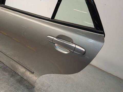 Foto 2ª: Puerta Trasera Izquierda Lexus IS 2.0 CAT 155CV 114KW [1GFE] (2004)