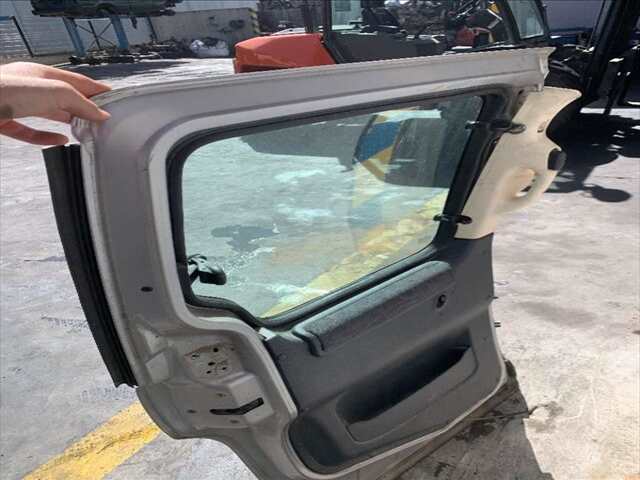 Foto 2ª: Puerta Lateral Corredera Izquierda Citroen Berlingo 1.9 DIESEL [WJY] (2001)