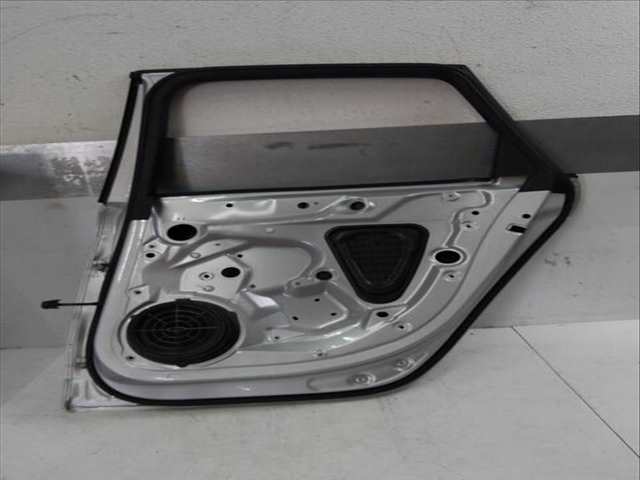 Foto 2ª: Puerta Trasera Derecha Audi A4 333 CV 245KW [CGWC CGW] (2014)