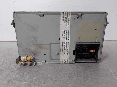 Foto 2ª: Sistema Audio Radio CD Volkswagen Passat ADVANCE BERLINA 140CV 103KW [BKP] (2005)