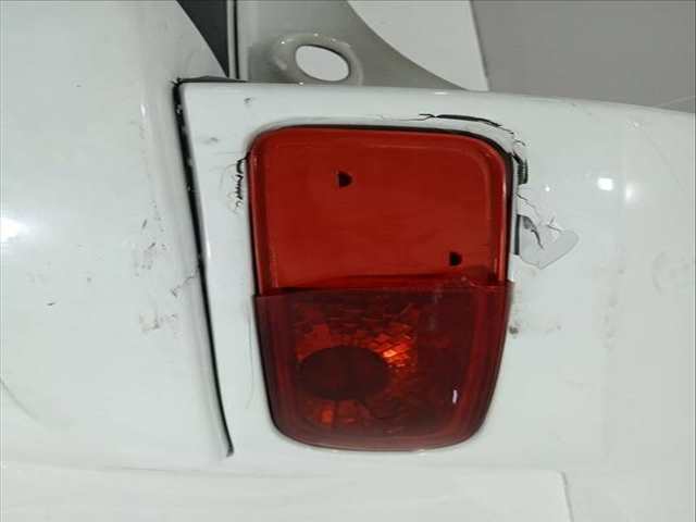 Foto 3ª: Paragolpes Trasero Renault Clio EXCEPTION GRANDTOUR 86CV 63KW [K9K766] (2010)