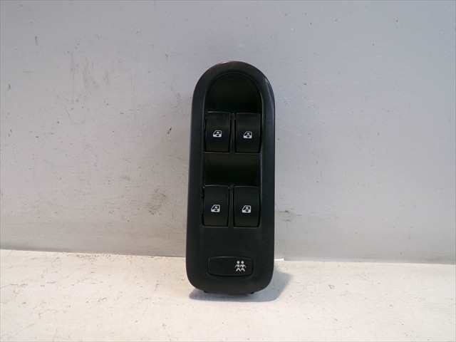 Botonera Elevalunas Renault Megane 1.5 DCI 2002-2008