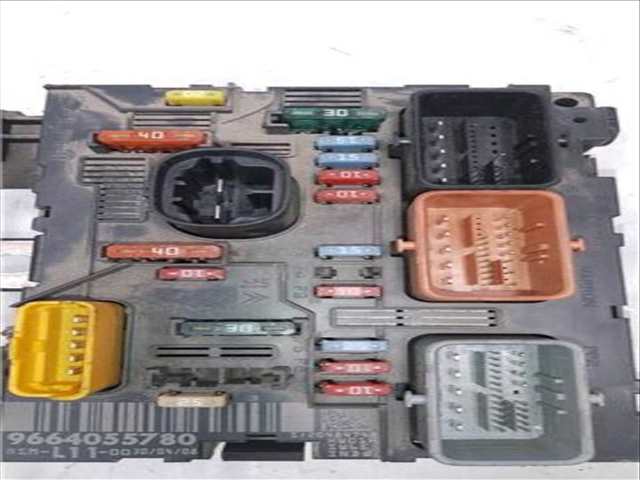 Foto 3ª: Caja Reles Fusibles Peugeot 307 1.6 XS [1 6 LTR. - 80 KW HDI FAP CAT 9HZ - DV6TED4)] 109CV [9HZ (DV6TED4)]