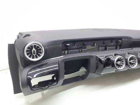 Foto 3ª: Salpicadero Mercedes Clase A 140 A 180 177.084) 136CV 100KW [282914] (2020)